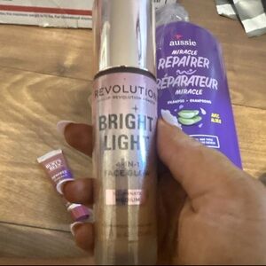 Revolution Bright Light Face Glow - Pink Champagne Shimmer